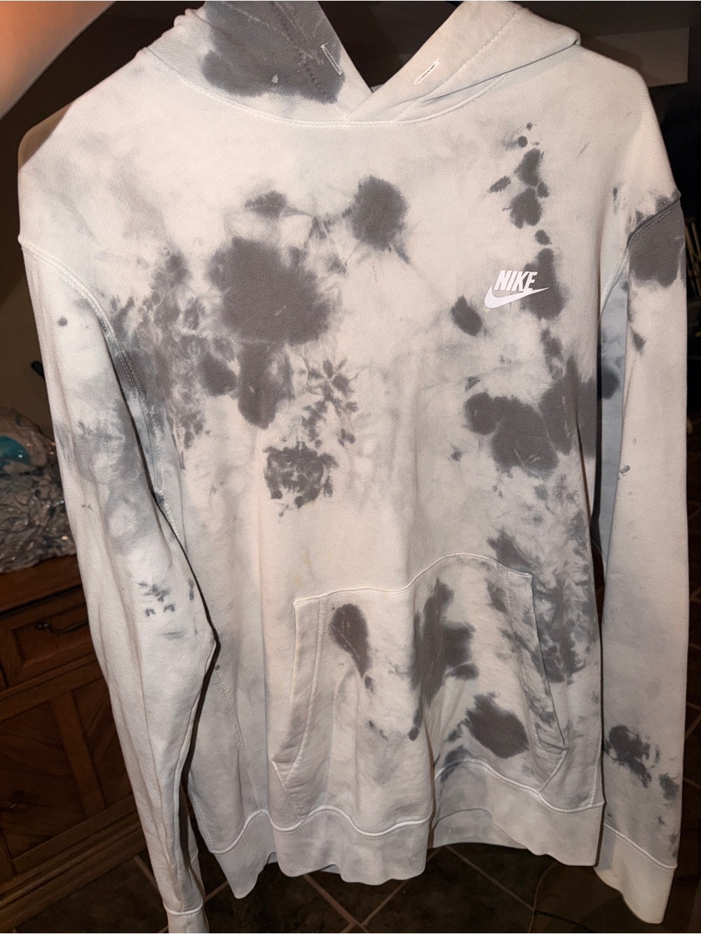 Nike Men’s White and Gray Tie-Dye Crewneck Hoodie
